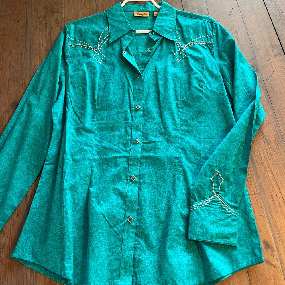 Wrangler button up shirt